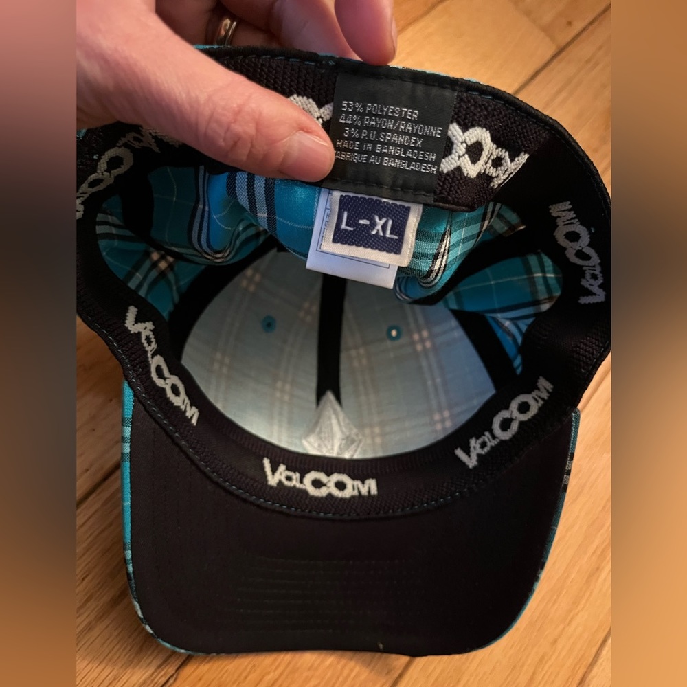 Volcom Baseball Hat - Picture 3 of 3